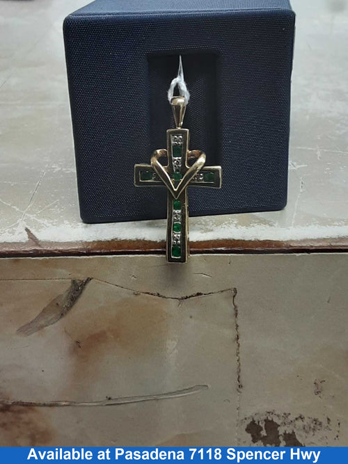 Religious Pendant - Yellow Gold 10k (.417) 2.3 grams