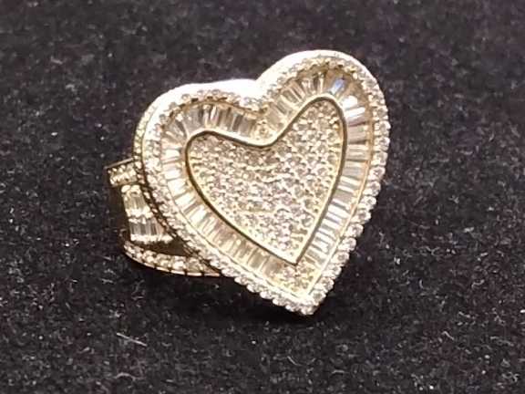 Women's Ring - Yellow Gold 10k (.417) 7.6 grams Size 8.5