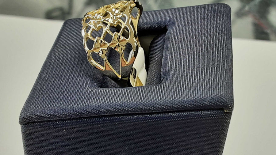 Women's Ring - Yellow Gold 10k (.417) 2.1 grams Size 7.5