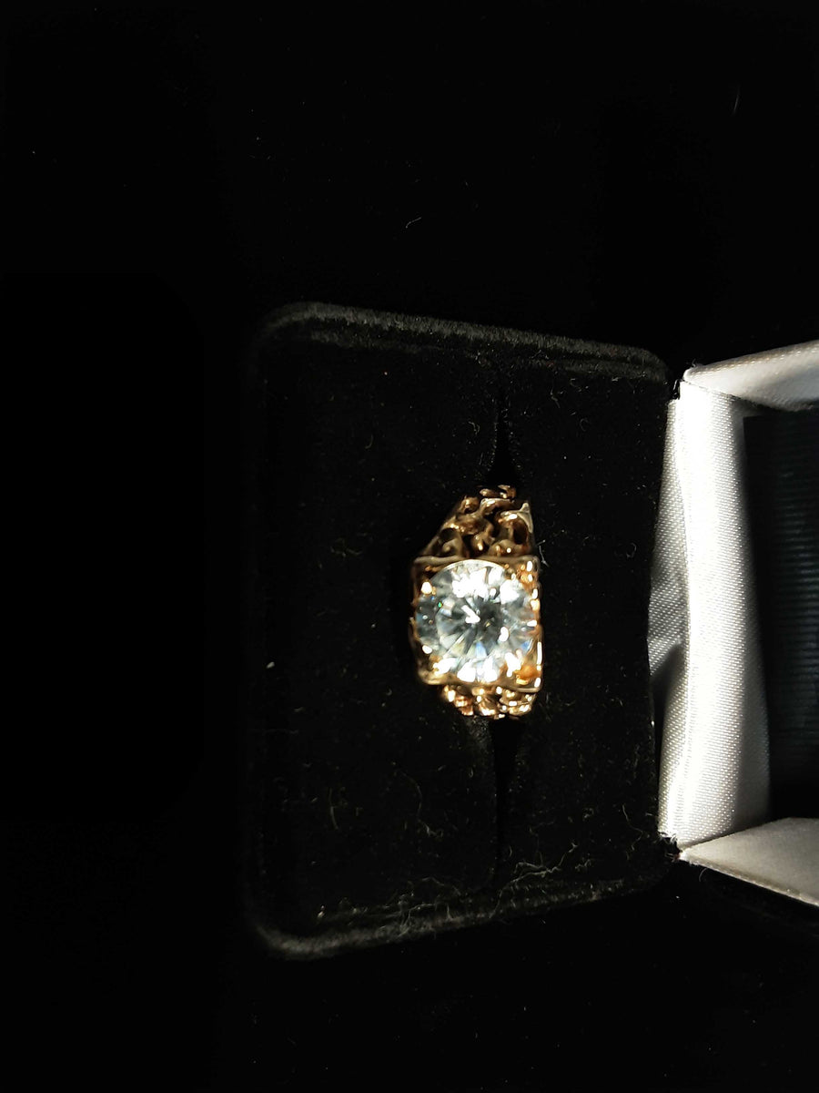 Men's Ring - Yellow Gold 14k (.585) 7.9 grams Size 9.5