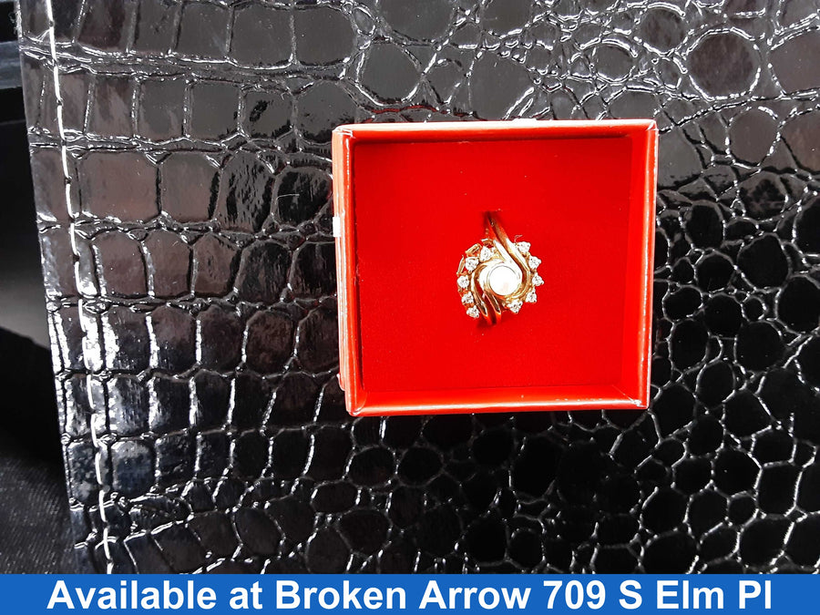 Women's Ring - Yellow Gold 14k (.585) 5.4 grams Size 6