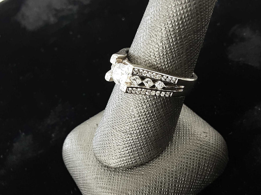 Women's Ring - White Gold 14k (.585) 6.2 grams Size 8