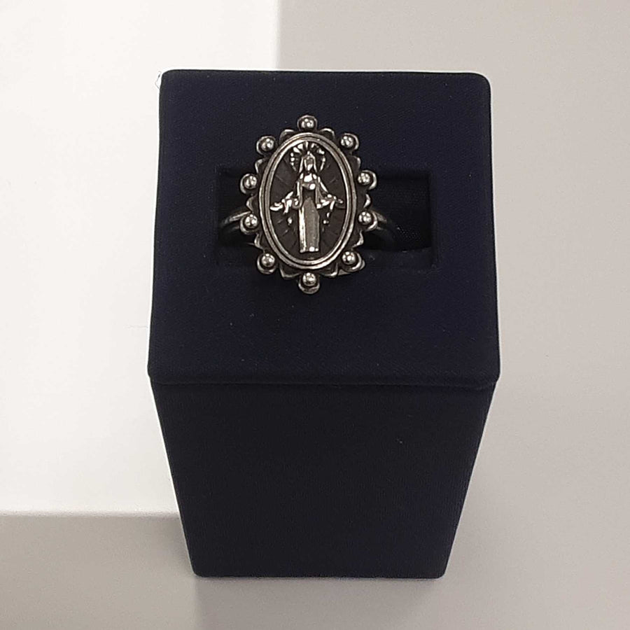 Women's Ring - Silver 7.8 grams Size 8