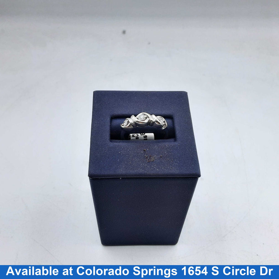 Women's Ring - White Gold 10k (.417) 2.2 grams Size 6