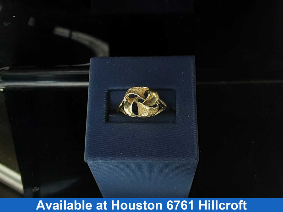 Women's Ring - Yellow Gold 14k (.585) 3 grams Size 9