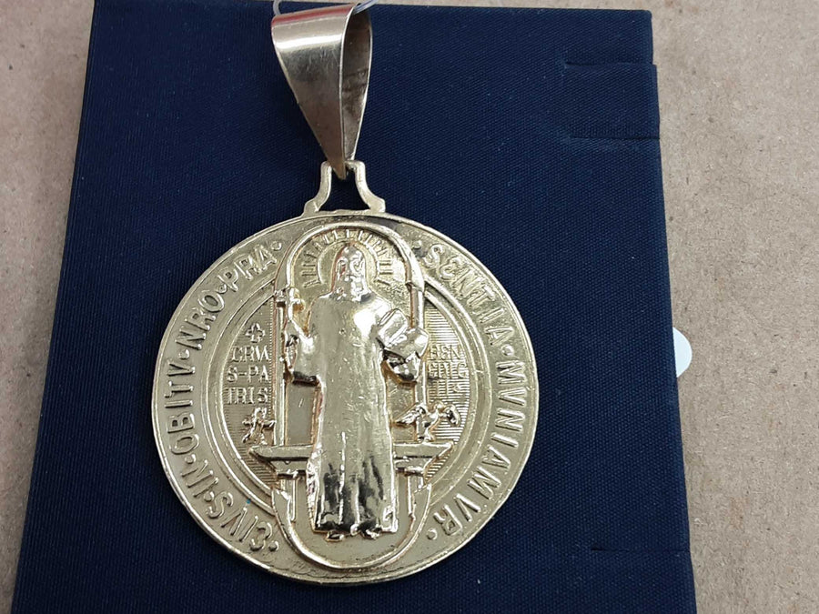 Religious Pendant - Yellow Gold 10k (.417) 20.3 grams