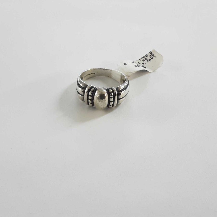Women's Ring - Silver 7.2 grams Size 8