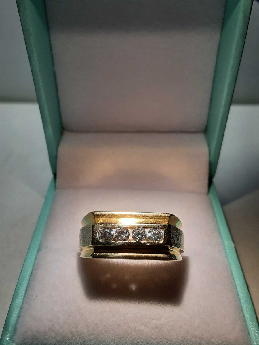 Men's Ring - Yellow Gold 10k (.417) 5.5 grams Size 9