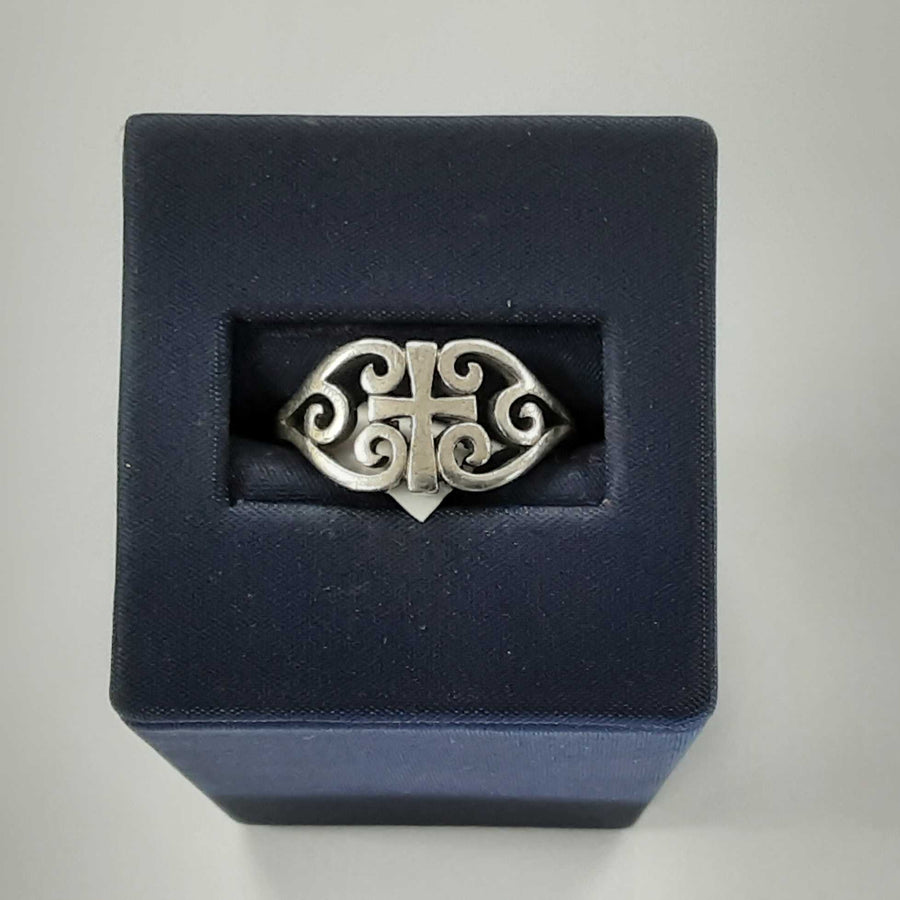 Women's Ring - Silver 2.9 grams Size 7