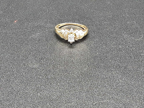 Women's Ring - Yellow Gold 14k (.585) 3.2 grams Size 6.5
