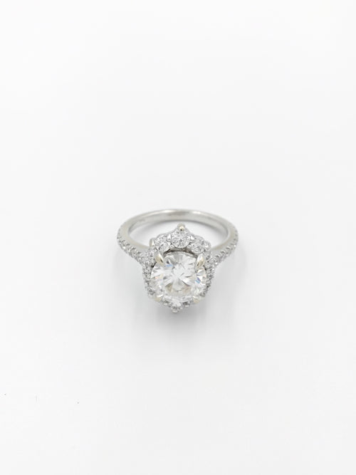 Women's Ring - White Gold 14k (.585) 4.8 grams Size 6