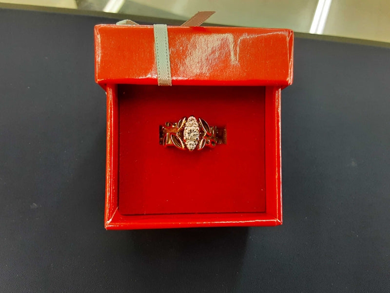 Yellow Gold 14k (.585) 3.3 grams Size 5