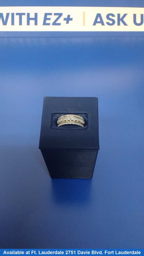 Women's Ring - Silver 3.6 grams Size 7.5
