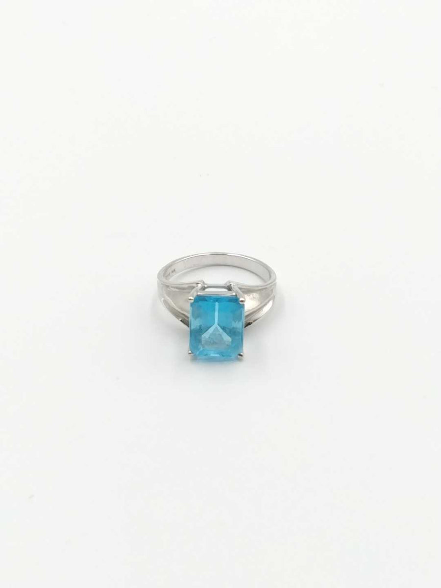 Women's Ring - White Gold 14k (.585) 3.9 grams Size 6.5