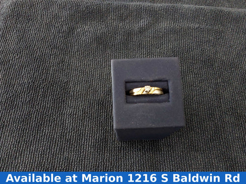 Women's Ring - Solitaire - Tricolor Gold 10k (.417) 2.6 grams Size 6.5