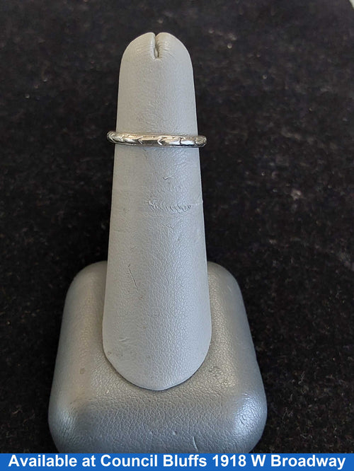 Ring - Wedding Band - Platinum 3.2 grams Size 4.5