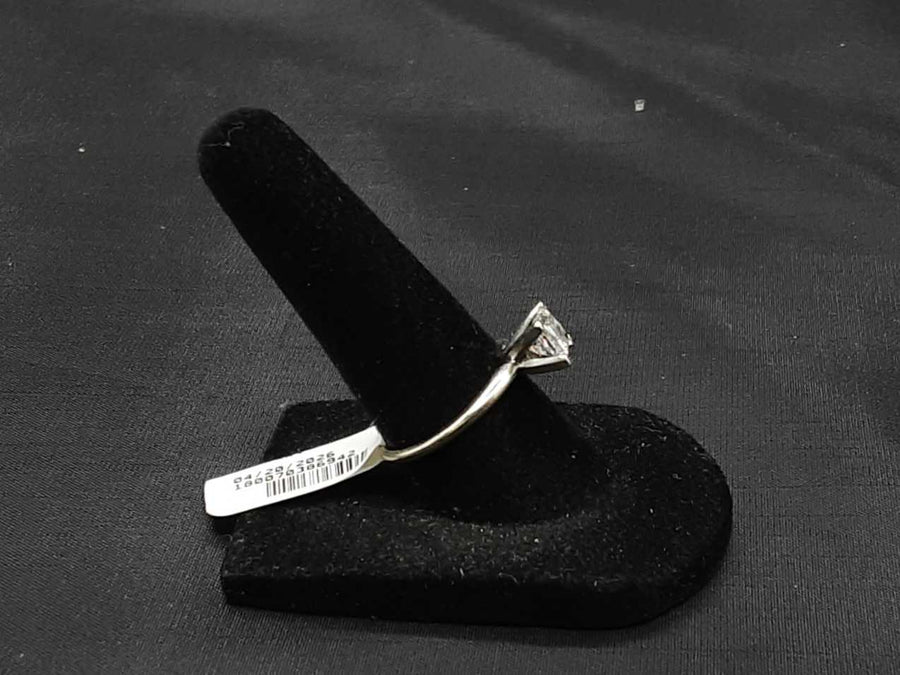 Women's Ring - Solitaire - White Gold 14k (.585) 2.5 grams Size 7