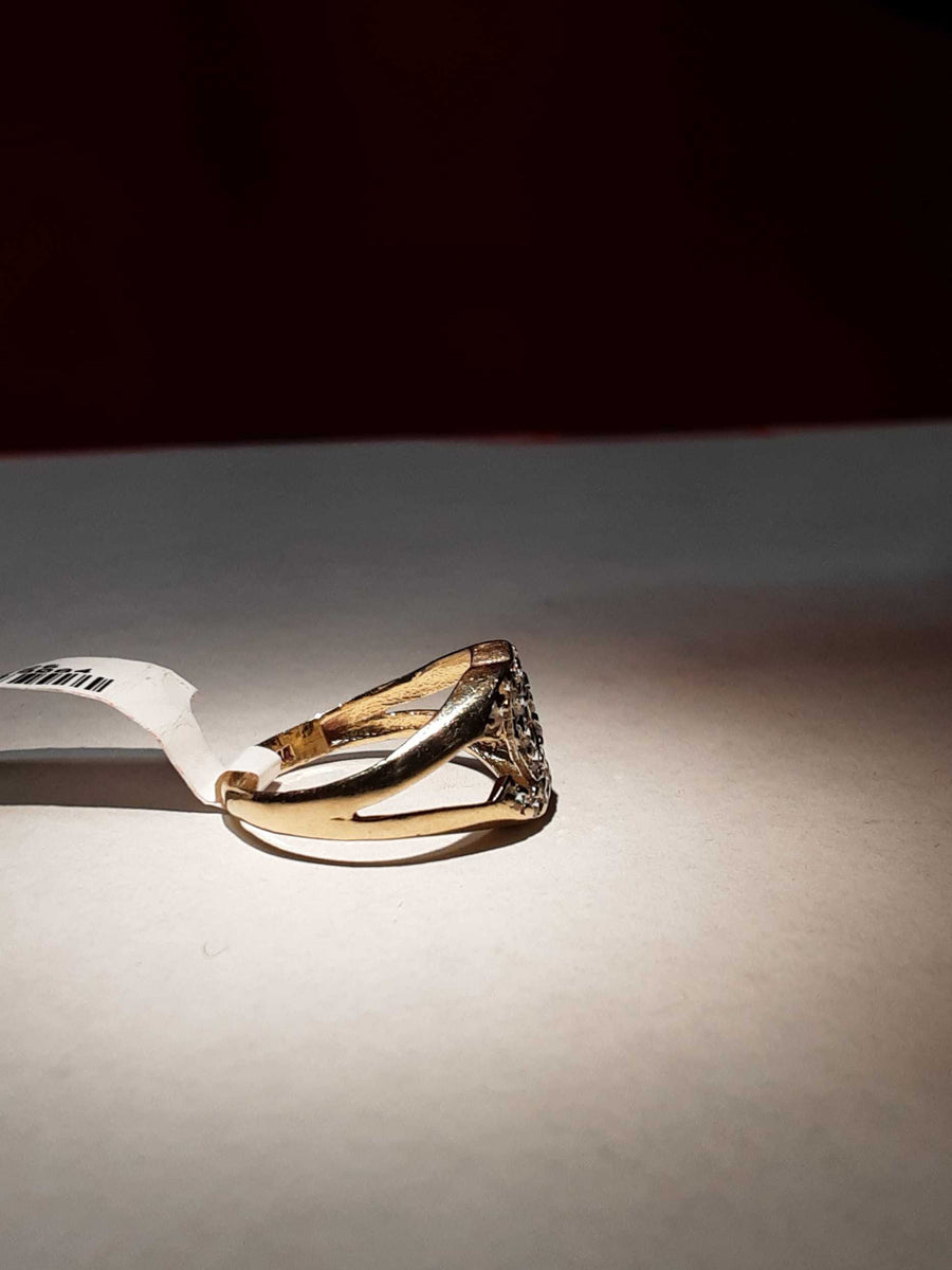 Women's Ring - Yellow Gold 14k (.585) 2.1 grams Size 5.5