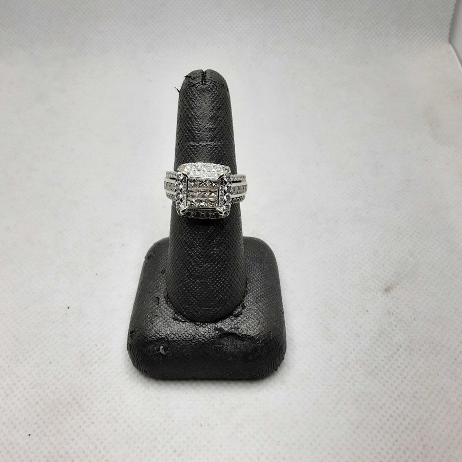 Women's Ring - White Gold 14k (.585) 8 grams Size 7.5