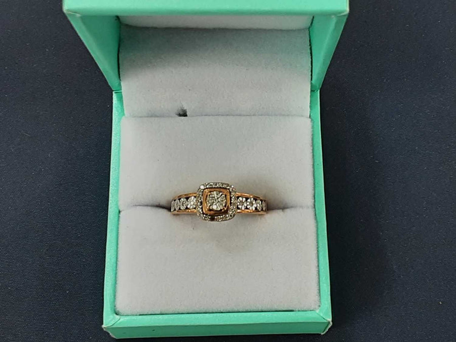 Women's Ring - White Gold 10k (.417) 2.9 grams Size 6