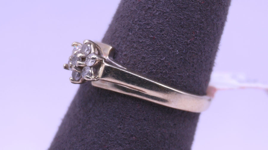 Women's Ring - White Gold 10k (.417) 2.4 grams Size 8.5