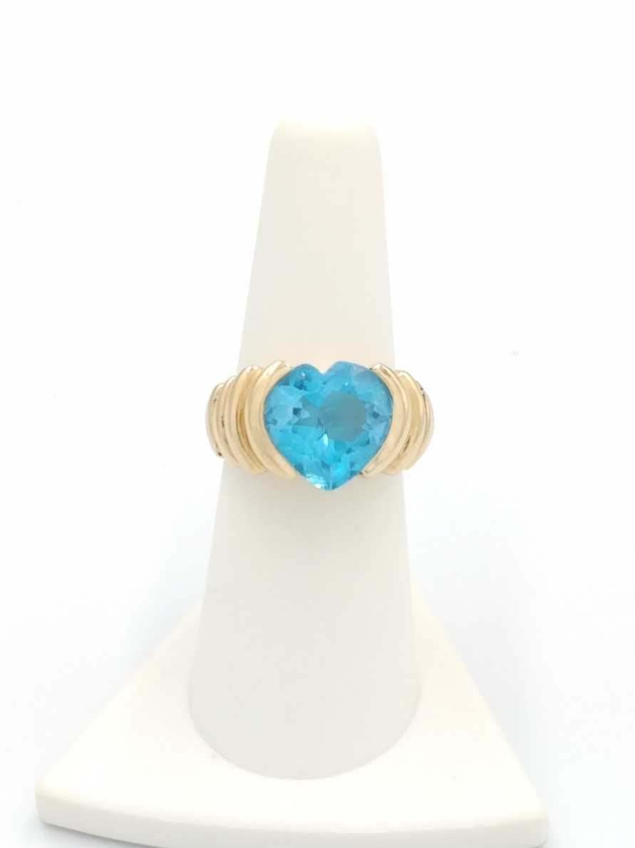 Women's Ring - Solitaire - Yellow Gold 14k (.585) 6.3 grams Size 7