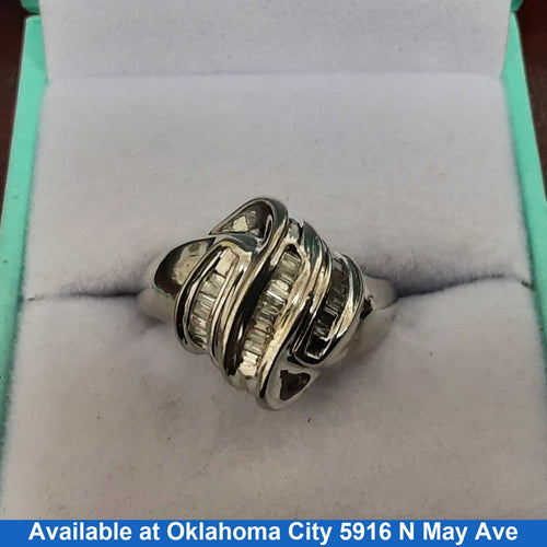 Women's Ring - White Gold 10k (.417) 4 grams Size 8.5