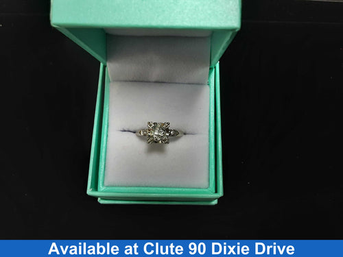 Women's Ring - Solitaire - White Gold 14k (.585) 2.5 grams Size 7.5
