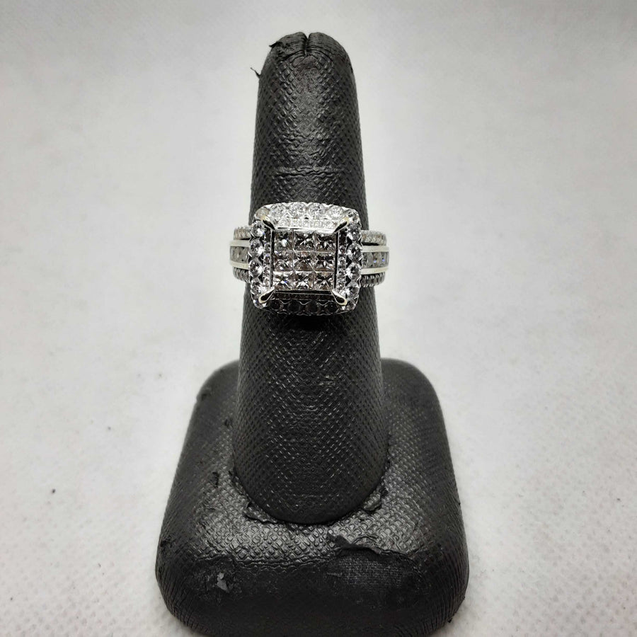 Women's Ring - White Gold 14k (.585) 8 grams Size 7.5