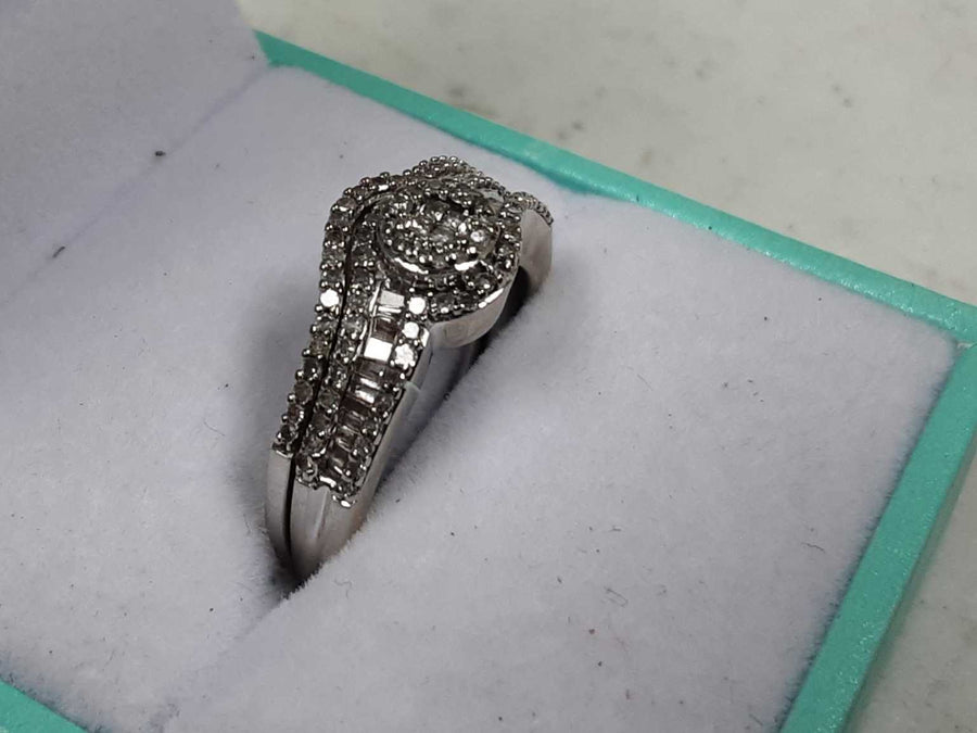 Ring - Wedding Set - White Gold 10k (.417) 5.7 grams Size 7