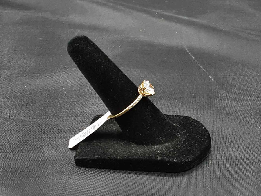 Women's Ring - Solitaire - Silver 1.6 grams Size 5.5