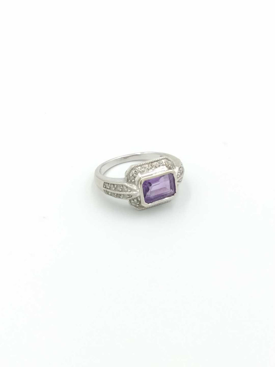 Women's Ring - White Gold 14k (.585) 4.5 grams Size 7