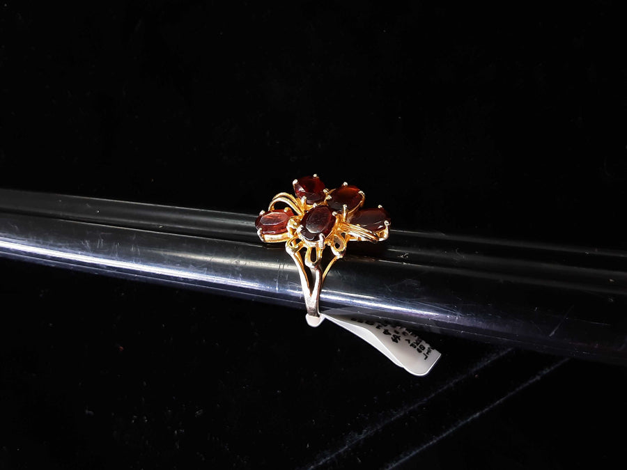 Women's Ring - Yellow Gold 10k (.417) 3.8 grams Size 8.5