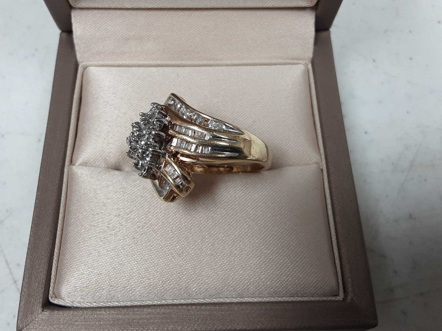 Women's Ring - Yellow Gold 10k (.417) 5.6 grams Size 7.5