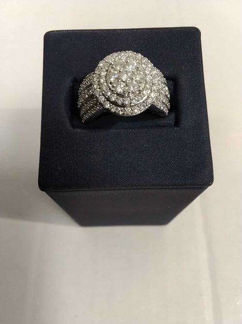 Women's Ring - White Gold 10k (.417) 5.4 grams Size 7.5