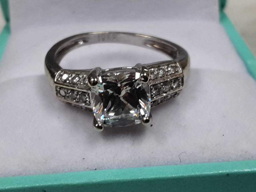 Women's Ring - White Gold 10k (.417) 2.9 grams Size 9