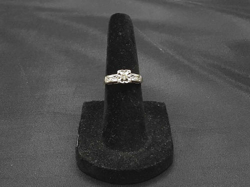 Women's Ring - Solitaire - White Gold 10k (.417) 1.8 grams Size 4