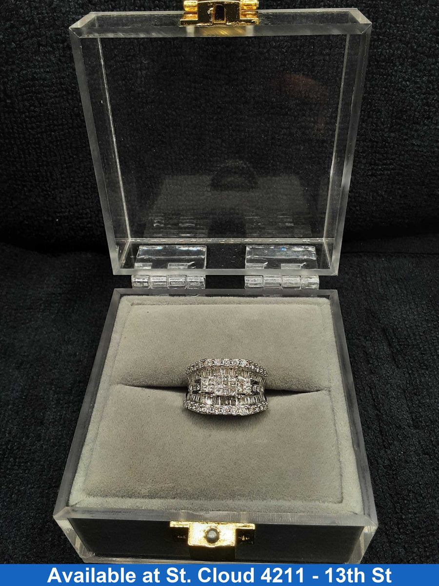 Women's Diamond Ring