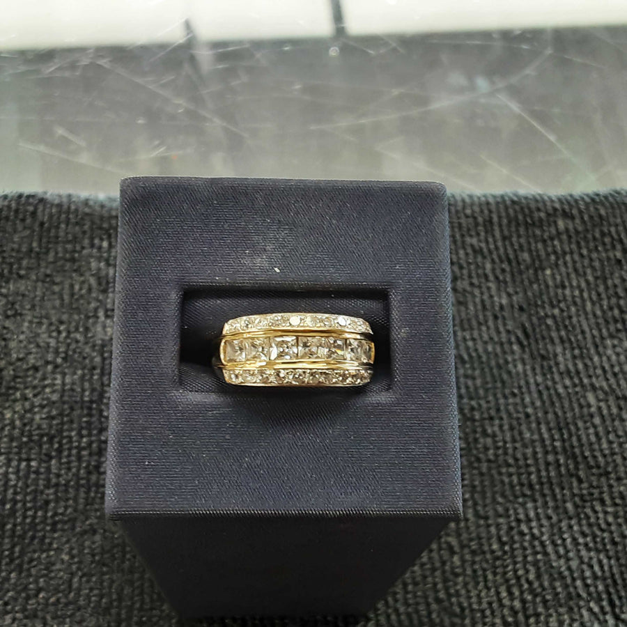Ring - Wedding Band - Yellow Gold 10k (.417) 3.5 grams Size 5.5