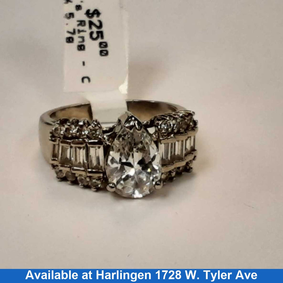 Women's Ring - Silver 5.7 grams Size 7