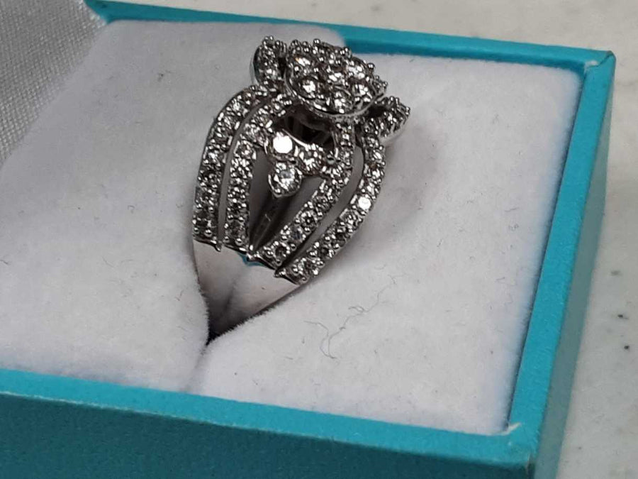 Women's Ring - White Gold 10k (.417) 4 grams Size 7.5