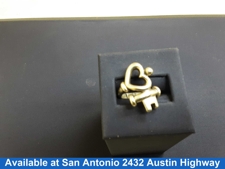 Women's Ring - Silver 6.7 grams Size 6