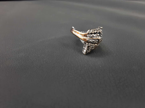 Women's Ring - Yellow Gold 10k (.417) 5.1 grams Size 8.5