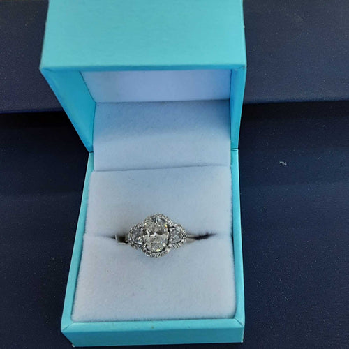 Women's Ring - White Gold 18k (.750) 4.8 grams Size 6