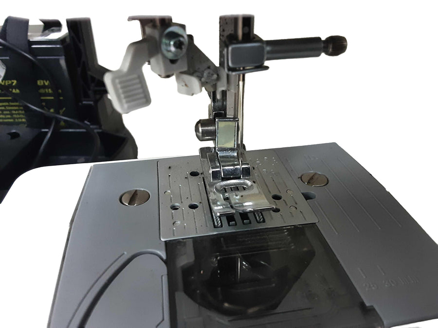 Brother Sm-2700 White Sewing Machine / Accessory