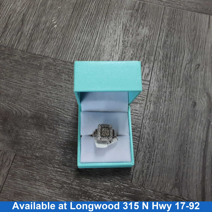 Women's Ring - White Gold 10k (.417) 4.6 grams Size 6
