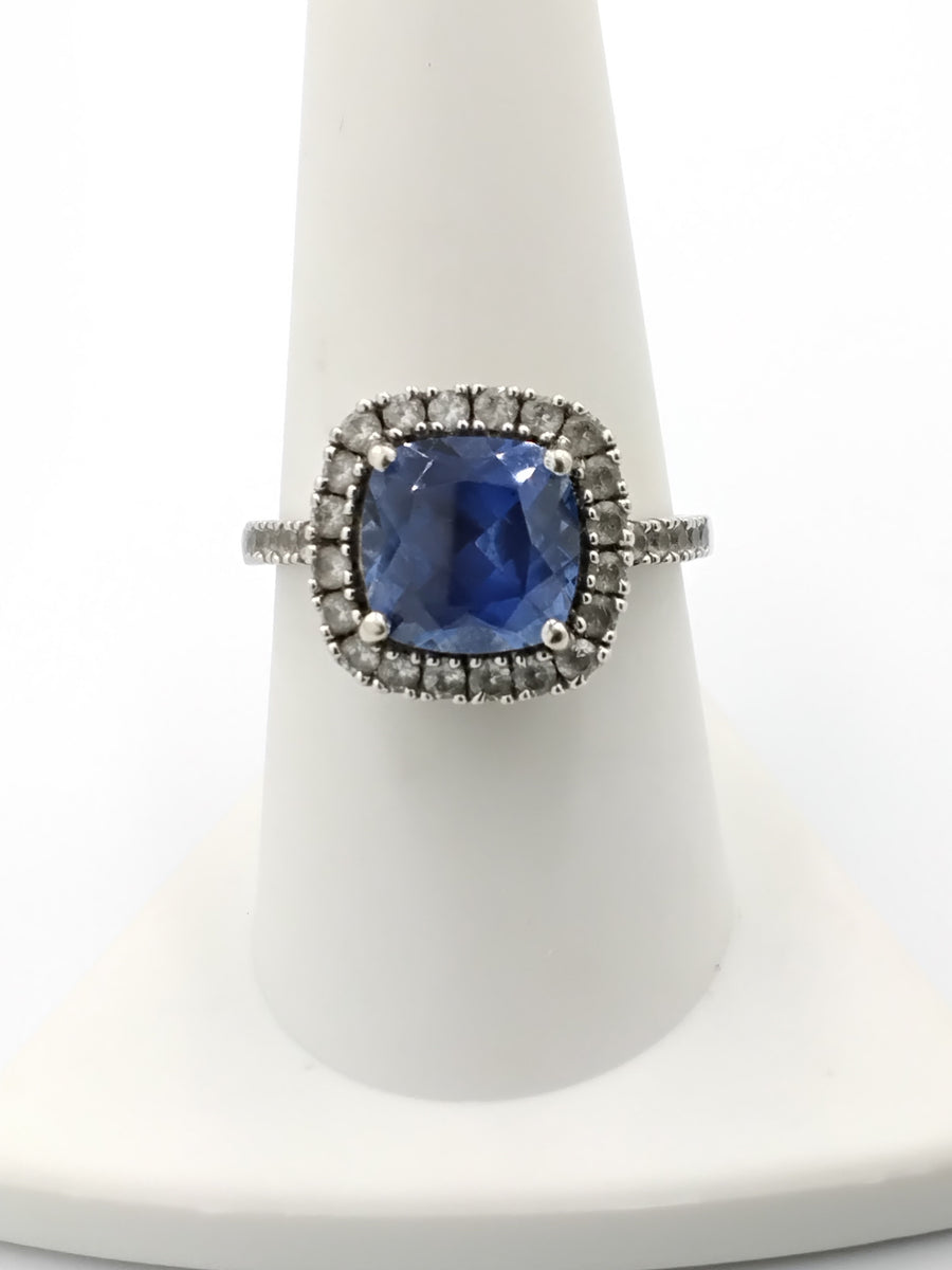 Women's Ring - White Gold 10k (.417) 3.8 grams Size 8.5