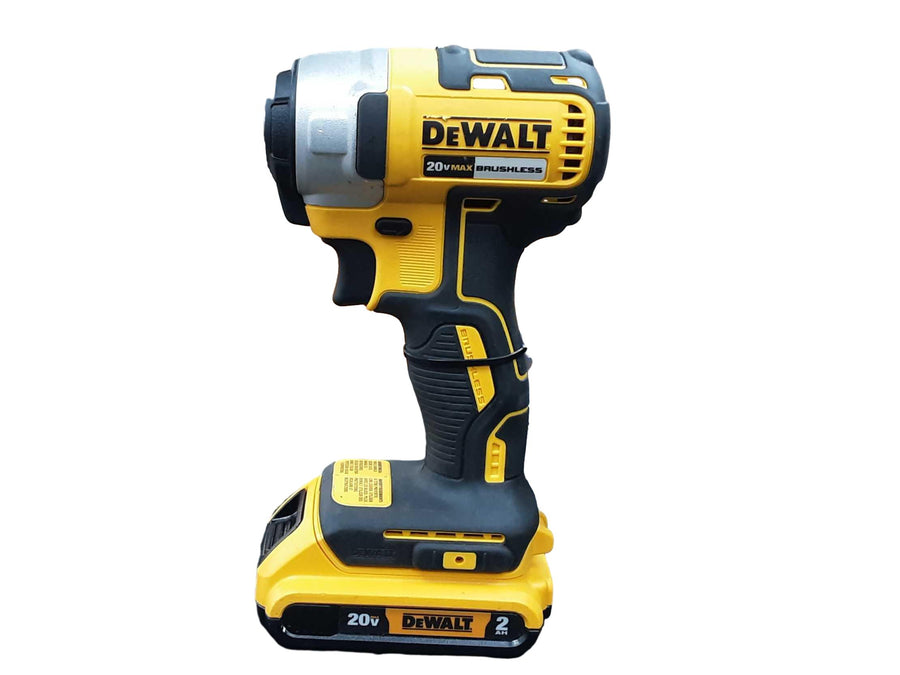 Dewalt Dewalt Set Yellow Cordless Standard Drill
