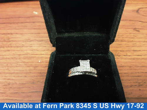 Women's Ring - White Gold 10k (.417) 3.8 grams Size 8.5
