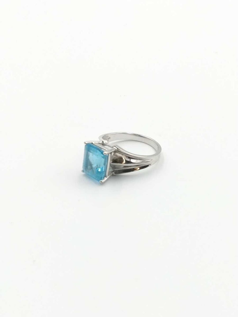 Women's Ring - White Gold 14k (.585) 3.9 grams Size 6.5